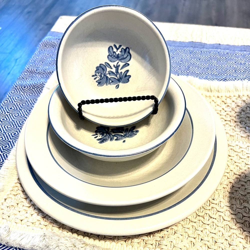 Pfaltzgraff Yorktowne Vintage Plates Bowls Casserole Dish Soup Tureen Stoneware